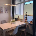 Sandkueste Mit Strandkorb & Indoor Spielplatz Heiligenhafen