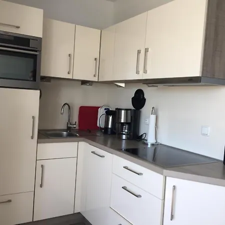 Sandkueste Mit Strandkorb & Indoor Spielplatz * Хайлигенхафен