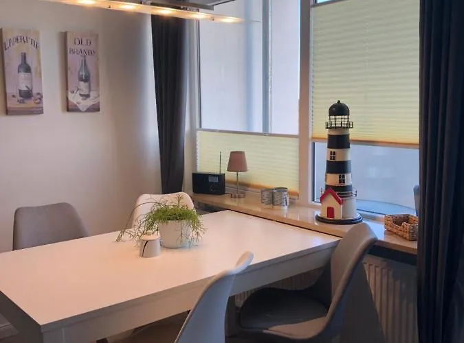 Sandkueste Mit Strandkorb & Indoor Spielplatz Heiligenhafen